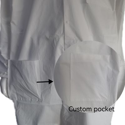 Un manteau de laboratoire unisexe blanc, élastique, imperméable à l'eau et à la poussière.