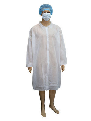 30-50GSM Microporeux/SMS/PP manteau de laboratoire médical de protection avec boutons/Fermeture à glissière/Cordon magnétique