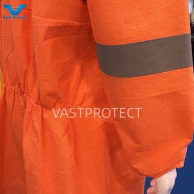 Accepté OEM Type 5 6 PPE industriel Orange SMS combinaisons jetables avec ruban réfléchissant